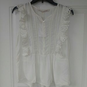 Eyelet ruffle button up top